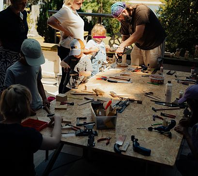 Projektbericht Kinderwerkstatt - Bei der Arbeit Projektbericht Kinderwerkstatt - Bei der Arbeit